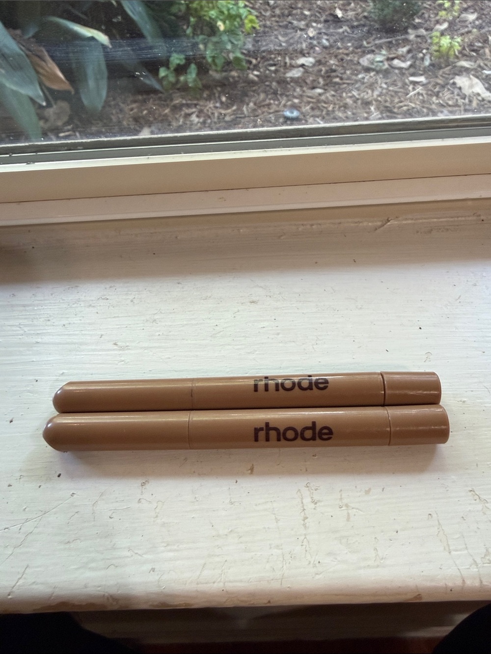 Two Rhode Peptide Lip Shape Contouring Lip Shaper